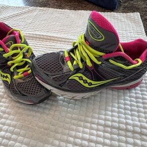 Saucony Women Gray and Neon Pink & Yellow Running Shoes - size 6.5